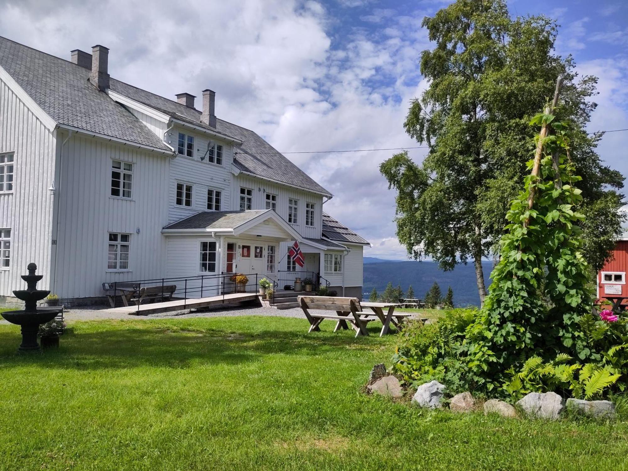 Отель Granum Gard Fluberg Экстерьер фото