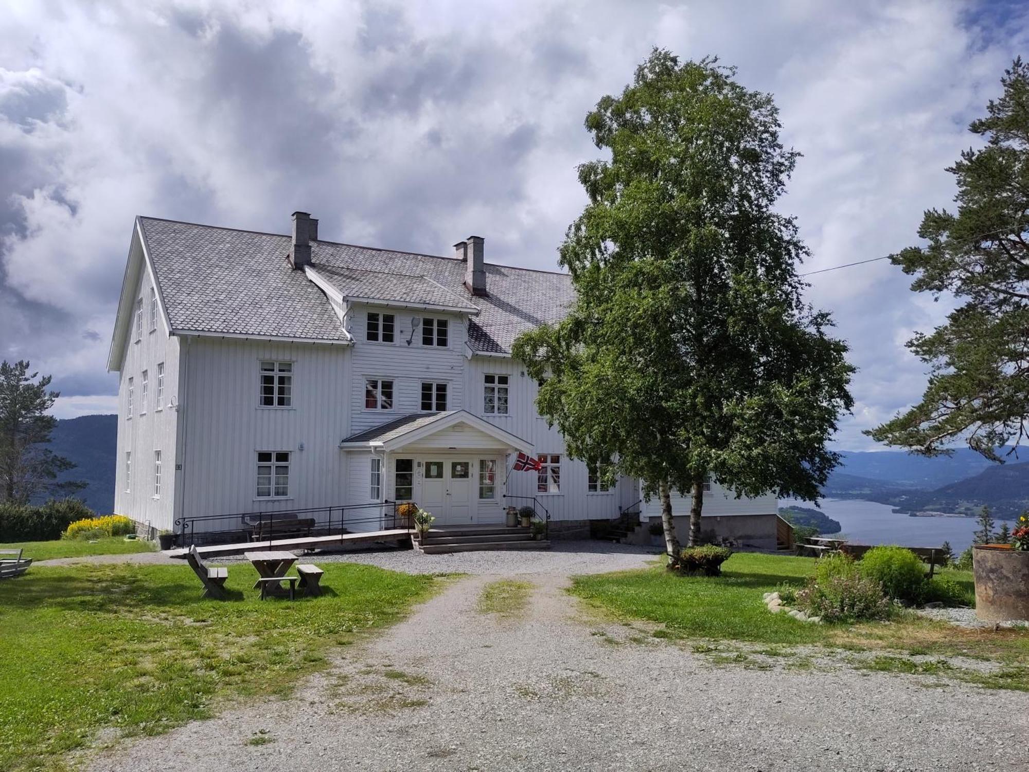 Отель Granum Gard Fluberg Экстерьер фото